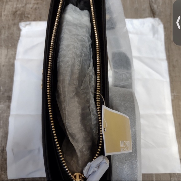 Michael Kors Gloria Messenger Leather Crossbody Bag - Picture 6 of 10